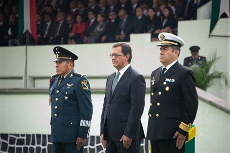 Encabeza Secretario Roberto Campa Cifrián Izamiento De Bandera