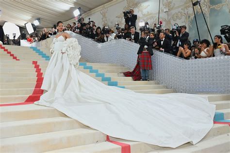 Rihanna S Met Gala Dresses All Her Past Looks From Fashion S Biggest Night Abc News