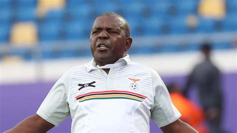 Acusan al entrenador de fútbol femenino de Zambia por amenazar y