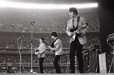 50 años de Shea Stadium el show más famoso de The Beatles applauss