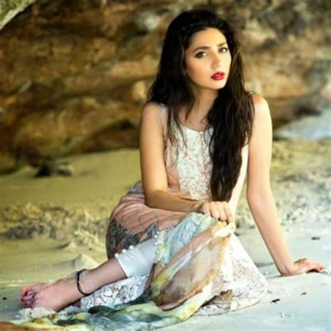 Mahira Khan Hot Sexy Photos