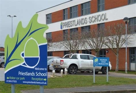 Ofsted Inspectors Rate Priestlands School In North Street Pennington