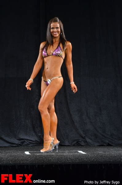 Hot Sexy Susan Hill Bikini Pics