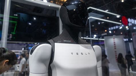 Tesla robots are 'state of the art for 2014,' analyst says as stock jumps