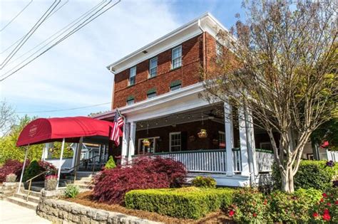 Top Hotels in Hendersonville, NC from $64 - Expedia