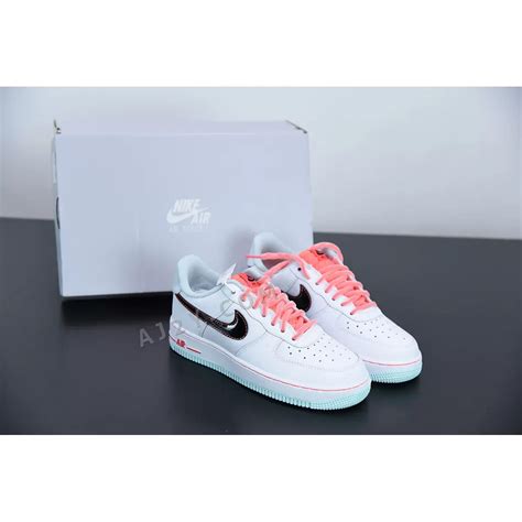 Nike Air Force 1 07 LV8 GS White Flash Crimson Atomic Pink Nike Air