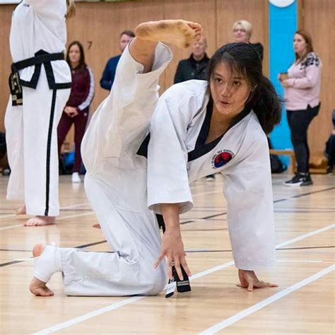 Pin By Pugile Di Strada On Women In Martial Arts Martial Arts Girl Female Martial Artists