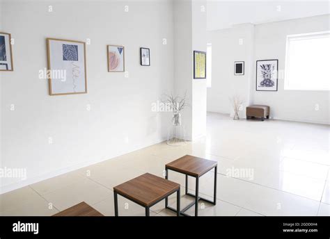 Interior of modern art gallery Stock Photo - Alamy