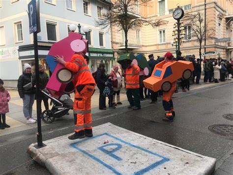 Fasching In Bad Ischl Umzug In Der Kaiserstadt Nimmt Kulturhauptstadt