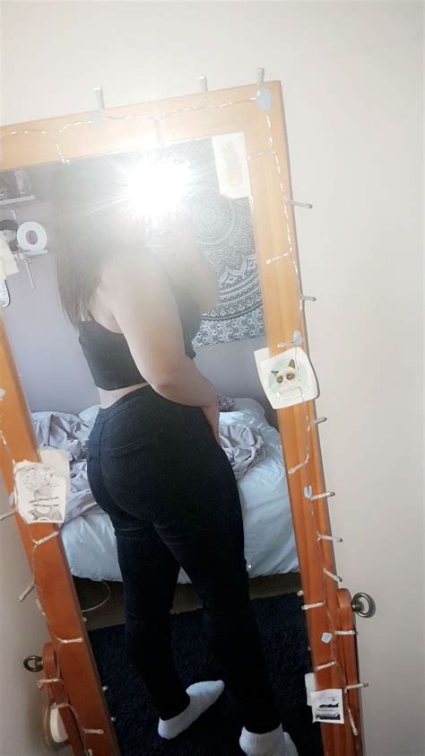 Latina Shared By NoeyNoey On We Heart It Mirror Selfie Poses Cute Instagram Pictures Cool