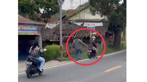 Aksi Heroik Emak Emak Bikin Pencuri Motor Kocar Kacir Warga Leuwiliang