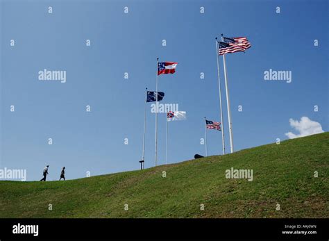 Fort sumter flag hi-res stock photography and images - Alamy