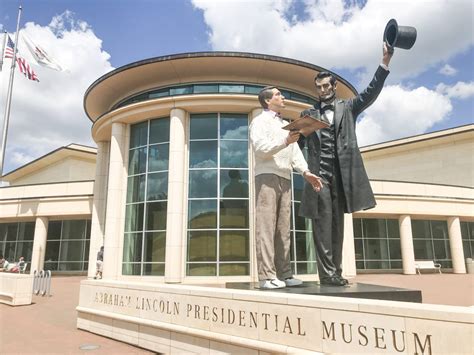 Abraham Lincoln Presidential Library and Museum: Experiencing History – Love, Laughter, and Luggage