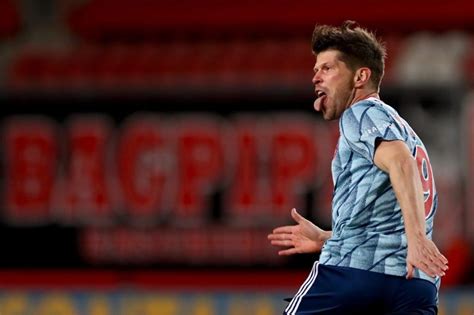 Huntelaar Kommt In Der Minute Und Erzielt Doppelpack Fums Magazin