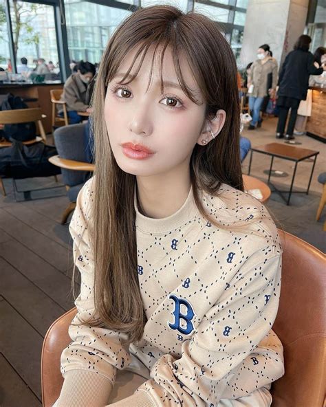 伊藤実祐さんのインスタグラム写真 伊藤実祐instagram 「質問頂いてたこのトップスは Tops Mlbkorea ⁡ ⁡ みなさんgwはどうお過ごし☺️🌳？ ⁡ みゆは地元大阪で