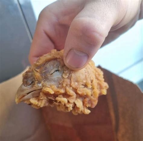 Diner Disgusted After Finding A Full Chicken Head In The Box Of Kfc Hot