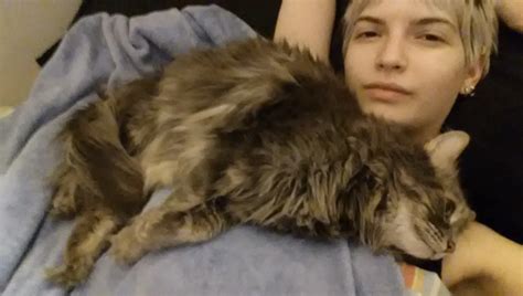 Discover More Like GirlsWithHugePussies Happy To Lay Back And Suffocate Under This Thicc Pussy