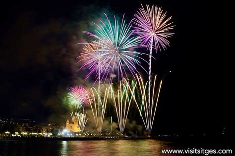 Propuestas Para Ver Los Fuegos Artificiales En Sitges 2023