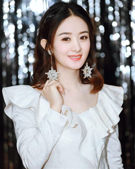 ในภาพอาจจะม 1 คน ภาพระยะใกล Zhao Li Ying Ruffled Ruffle Blouse