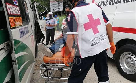 Cinco Personas Lesionadas Tras Fuerte Choque Entre Una Combi Y Un