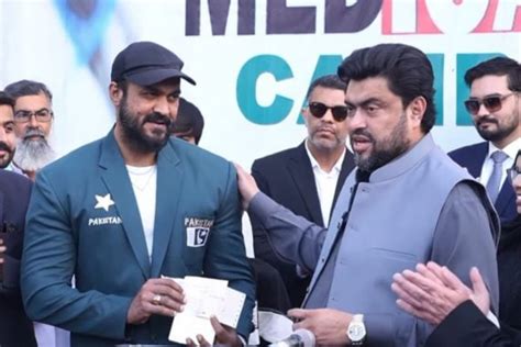 governor sindh honors gold medalist   universe rameez ibrahim