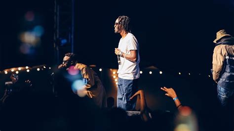 umbwa sewersyda performing geri inengi    wakadinali crew