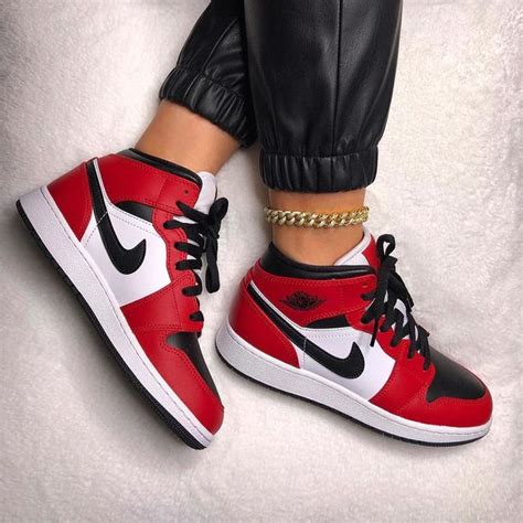 Air Jordan 1 Mid Chicago Black Toe Zapatos Nike Mujer Adidas