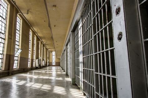 Georgia prison riot leaves 3 inmates, 2 guards injured