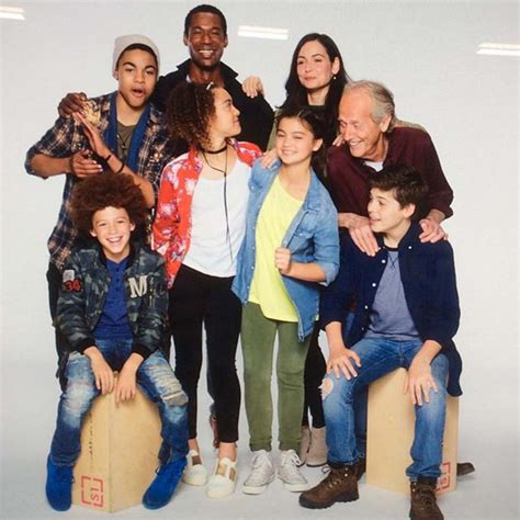 Nickalive First Star Falls Cast Photo Unveiled Nickelodeon