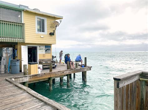 10 of the BEST Restaurants on Anna Maria Island - Somewhere Down South