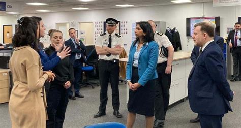 Home Secretary thanks "first class" police officers for quickly