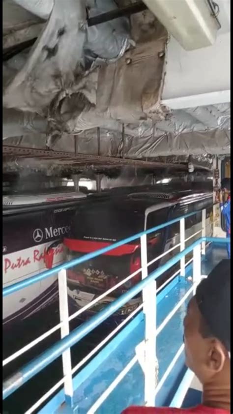 Kapal Feri Merak Bakauheni Terbakar Terdapat Bus Putra Rafflesia