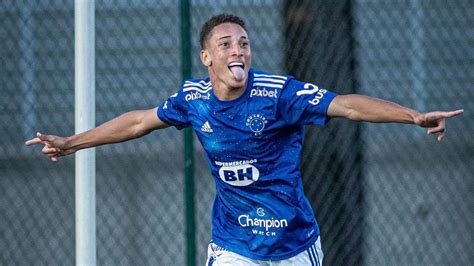 Robert é destaque na vitória do Cruzeiro em clássico no sub 20