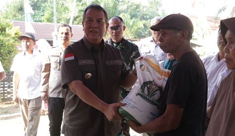 Cadangan Beras Aman Pemkab Muara Enim Salurkan Bantuan Beras Ke 47 518