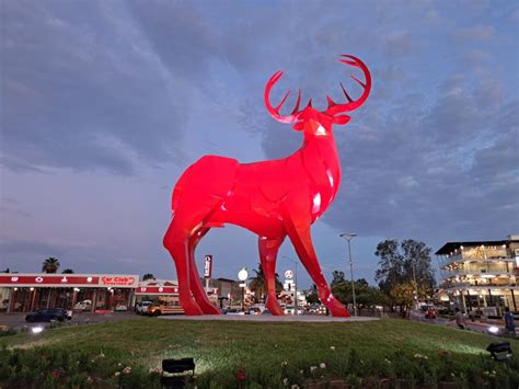 Inauguran monumento El Gran Orgullo en Mazatlán