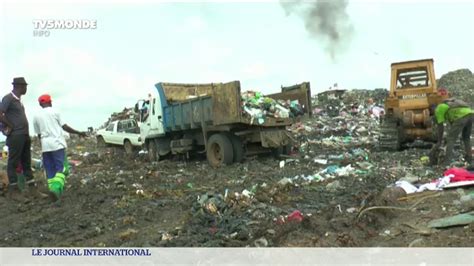 Gabon La Mauvaise Collecte Des Déchets à Libreville Youtube