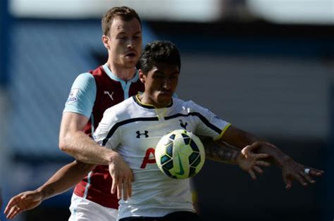 Mau Momento Faz Paulinho Entrar Em Lista De Dispensa Do Tottenham