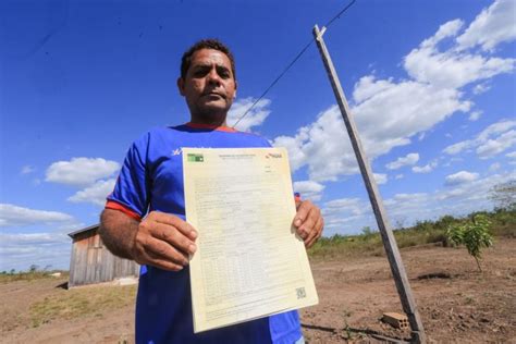 Presidente veta artigo que facilita regularização de assentamentos na