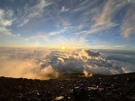 Mount Fuji summit sunrise a few days ago : r/sunrise