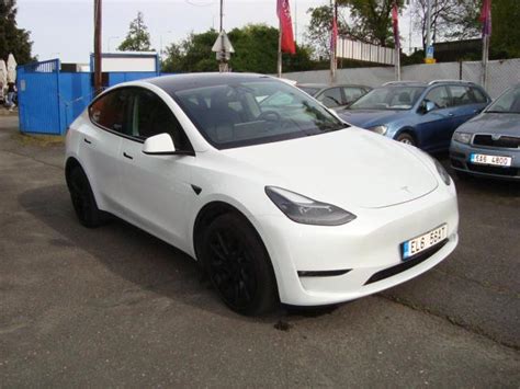 Tesla Model Y Dual motor Long Range ČR 1 Maj TipCars největší