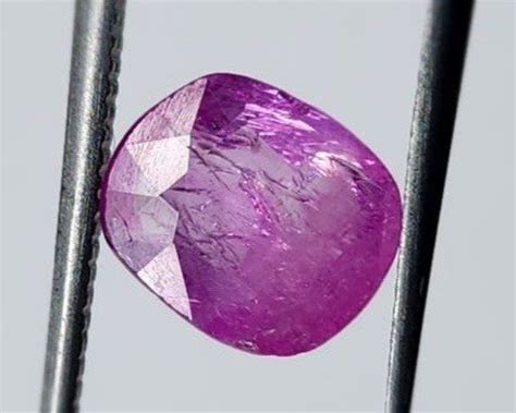 purple red Ruby - 1.37 ct - Catawiki