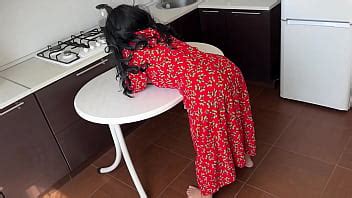 Madrastra pidió follarla en anal y enmarcó su gran culo XVIDEOS