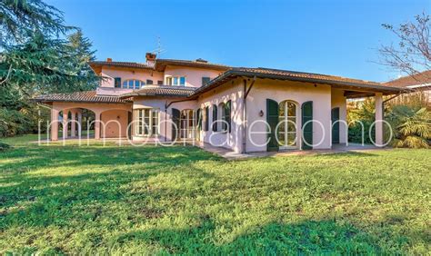 Casnate Con Bernate Villa In Casnate Con Bernate Italy For Sale 13590632