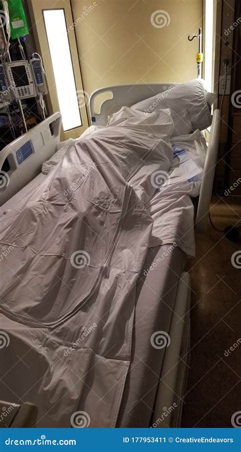 Dead Patient in a Body Bag, Ready for Morgue Stock Image - Image of equipment, medical: 177953411