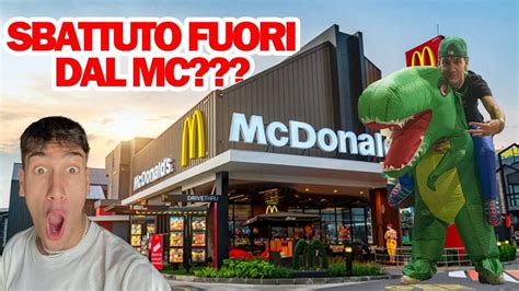 BUTTATO FUORI DAL MC DONALD Speciale 200 000 Iscritti Vestito Da