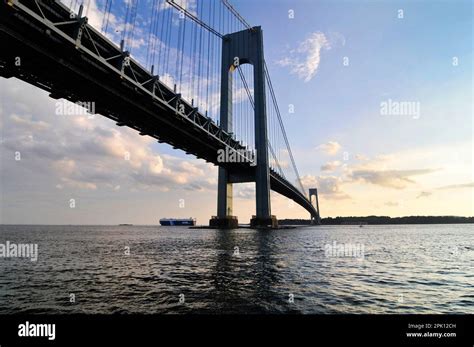 The Verrazzano bridge as seen from the Bay Ridge Promenade in Brooklyn ...