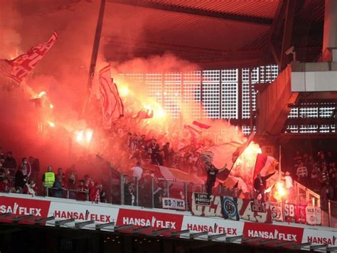 Bengalos Geldstrafen F R Mainz Und Union Berlin