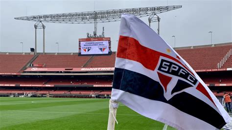 São Paulo e Fortaleza estão escalados para jogo no Morumbi veja times