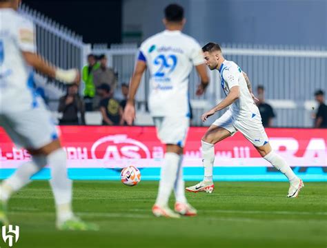 موعد والقناة الناقلة لمباراة الهلال والفتح في الدوري السعودي والمعلق بطولات