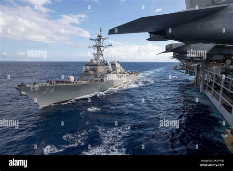 Destroyer Lance Missiles Uss Mcfaul Banque De Photographies Et Dimages